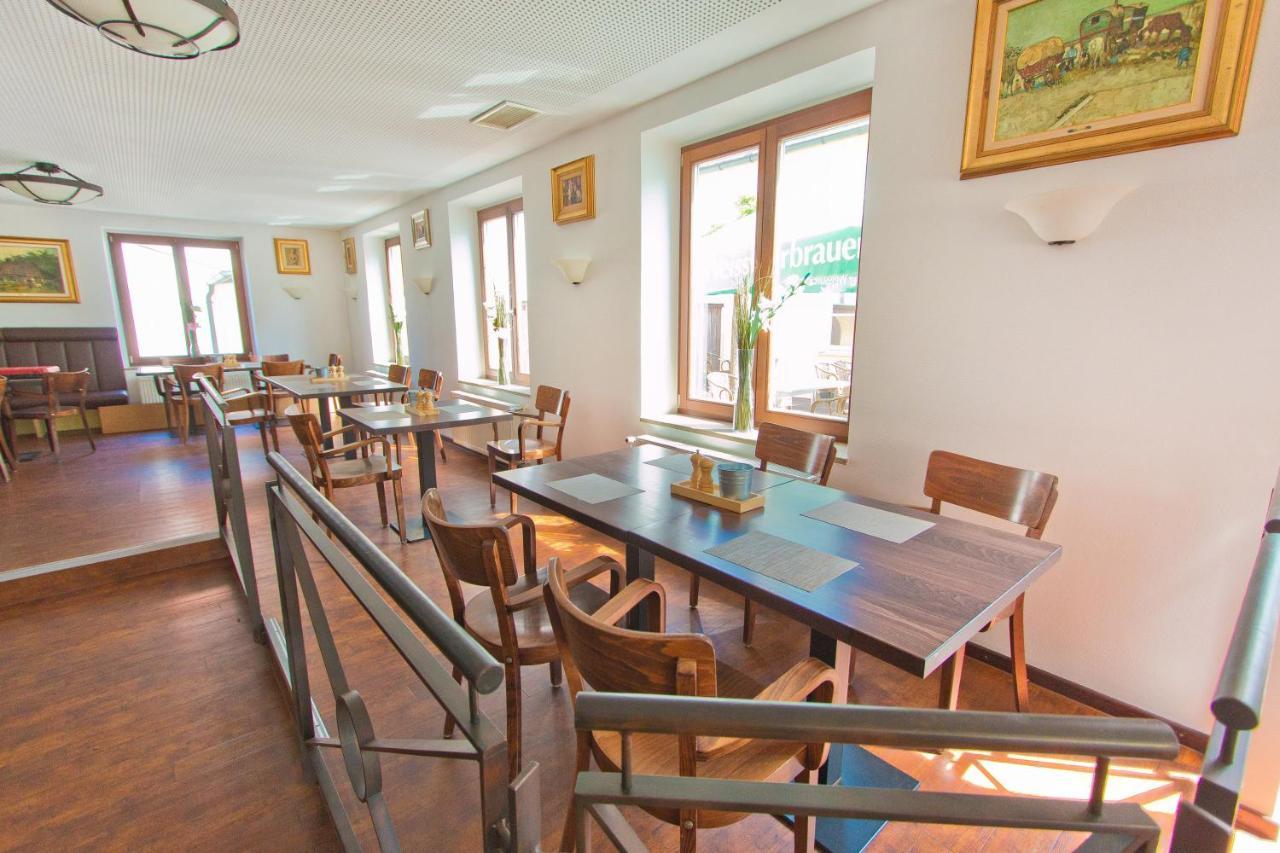 Gasthof Postbraeu Siegenburg Exterior foto